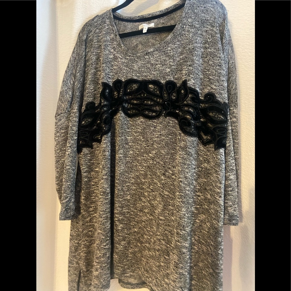 Maurices grey top with black lace detail. Size 2